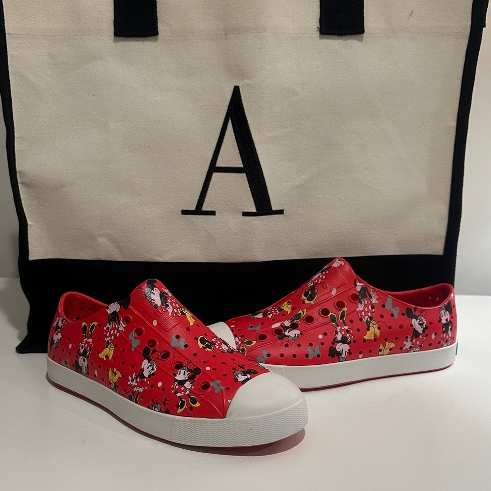 Disney  Red Minnie Mouse Native Sneakers M5/W7